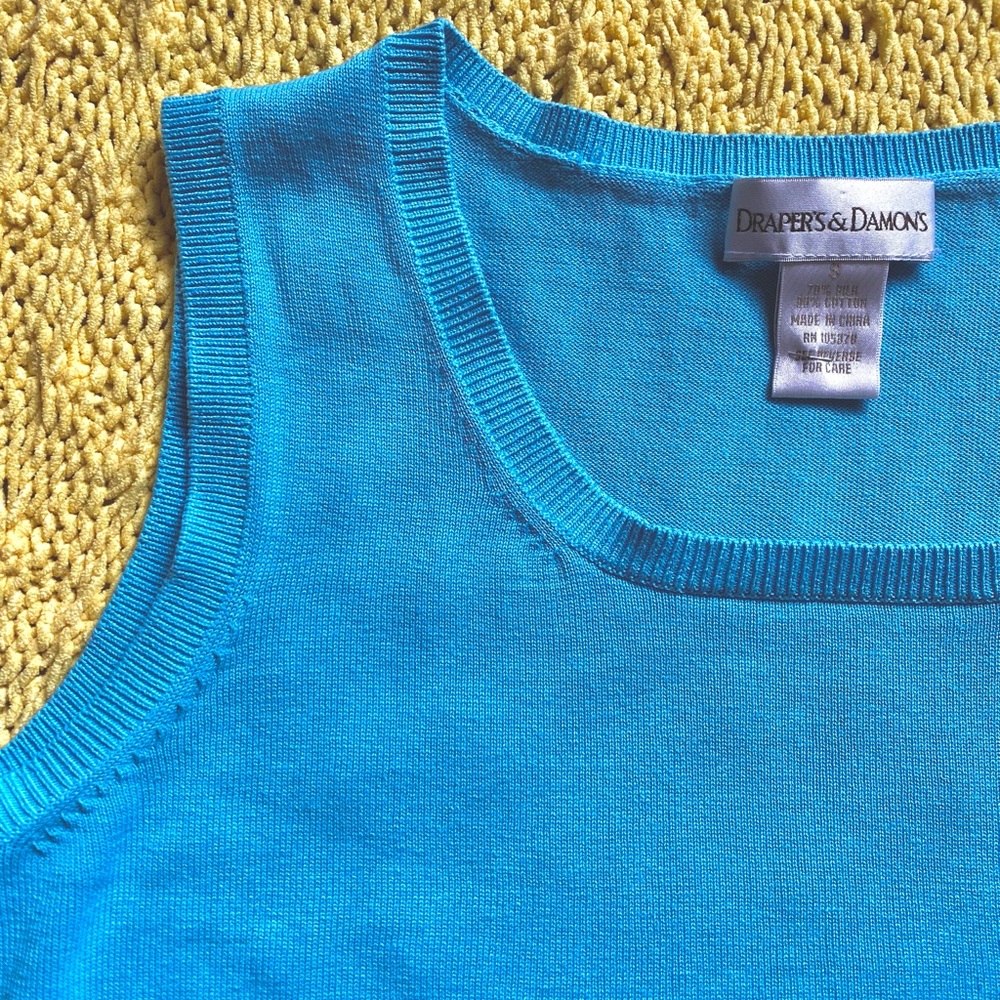 Cute little blue top 🫐 vintage